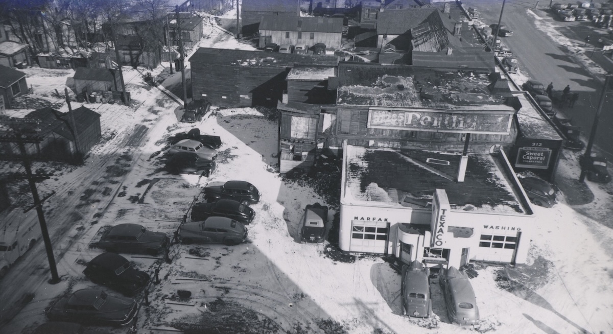 1950ca - Texaco station at 312 Hargrave