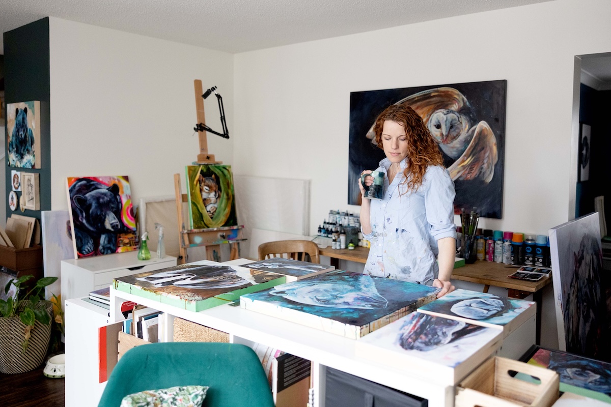 Wildlife Artist Lisa Whitehouse Making decisions on some new pieces that need final details