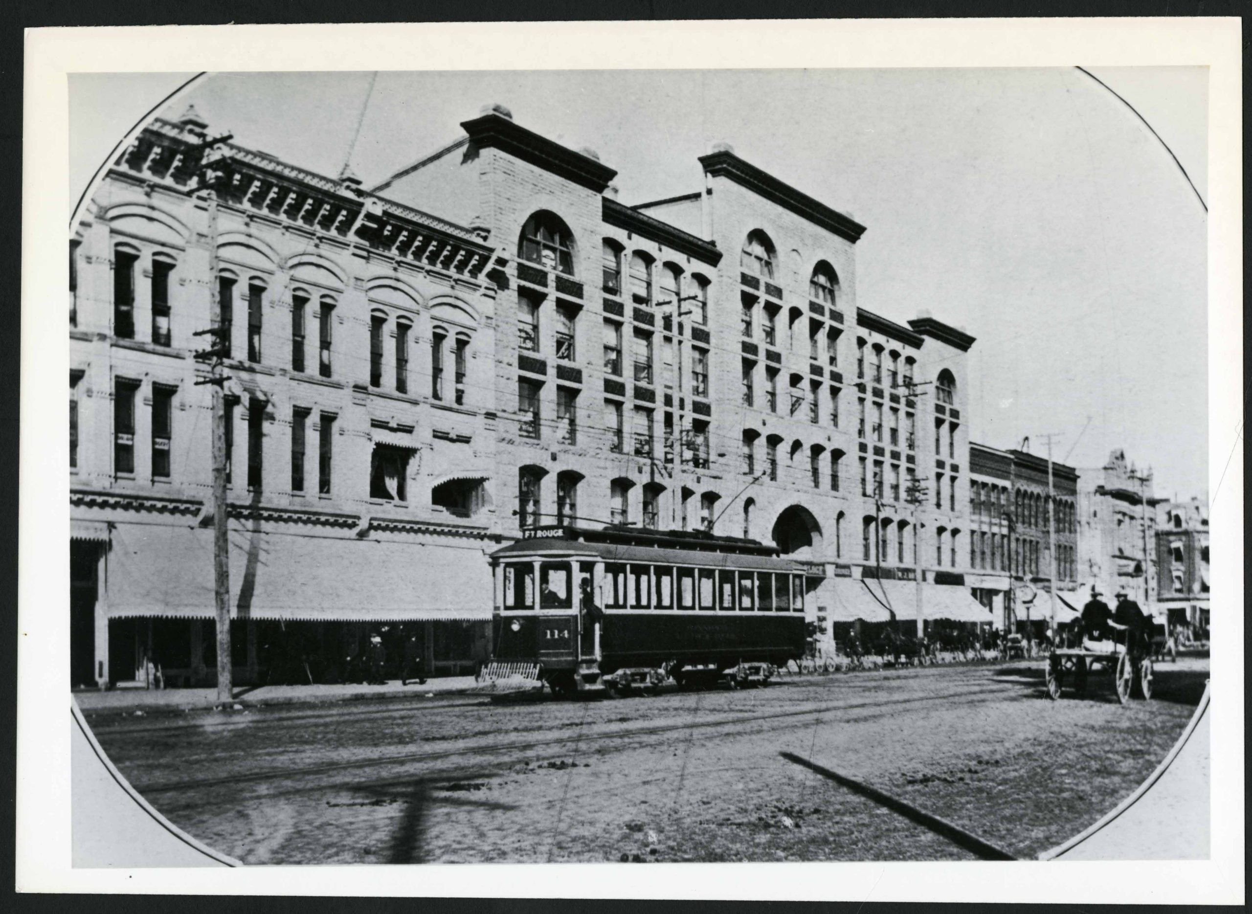 1898-1906-Fort Rouge Streetcar No. 114 Southbound on Main Street